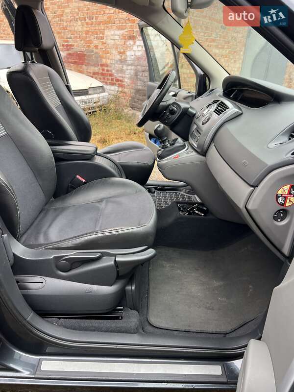 Минивэн Renault Scenic 2007 в Нежине