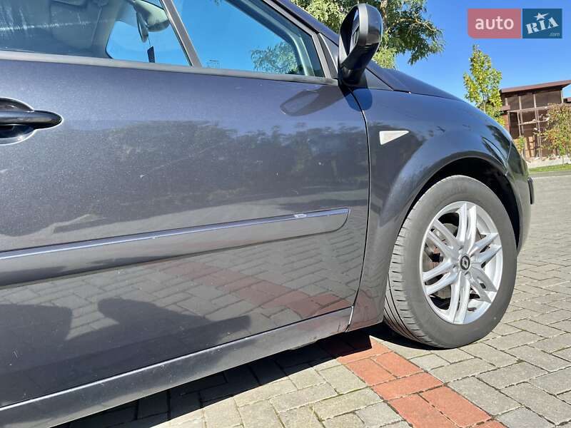 Минивэн Renault Scenic 2007 в Золочеве