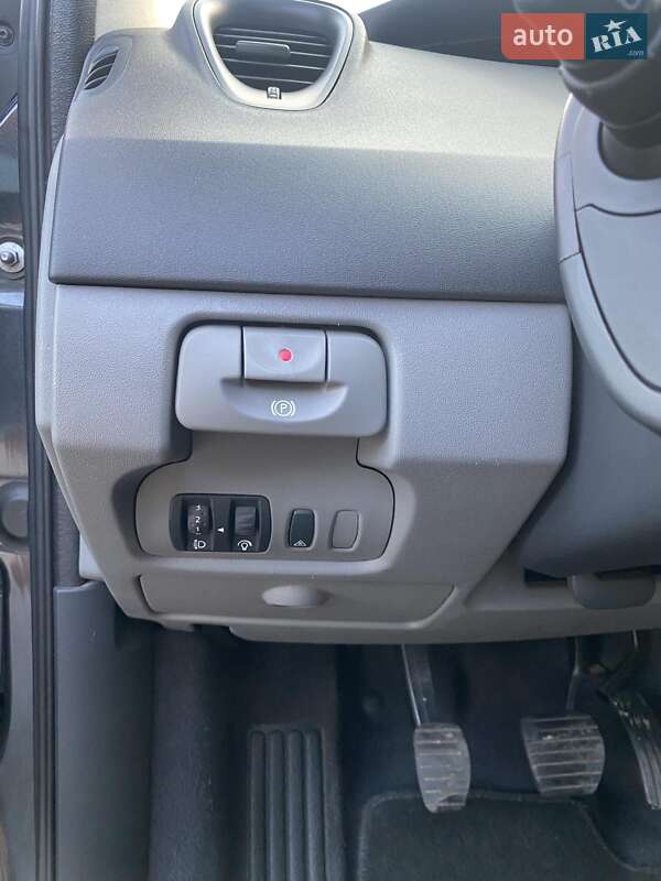 Минивэн Renault Scenic 2007 в Золочеве