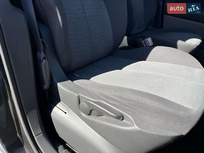 Минивэн Renault Scenic 2007 в Золочеве