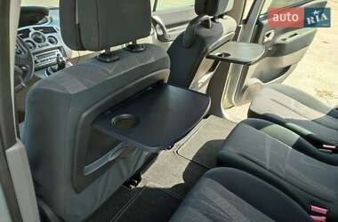 Минивэн Renault Scenic 2004 в 