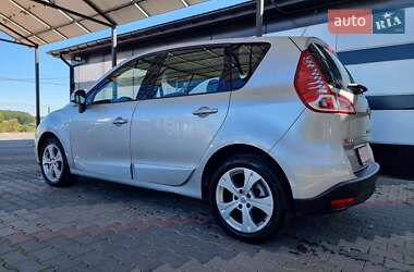 Минивэн Renault Scenic 2011 в 