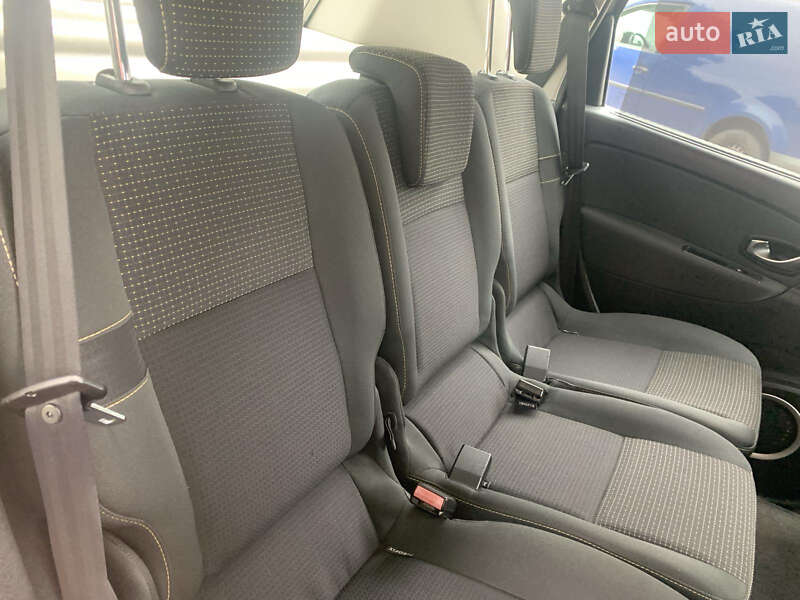 Минивэн Renault Scenic 2010 в Ровно