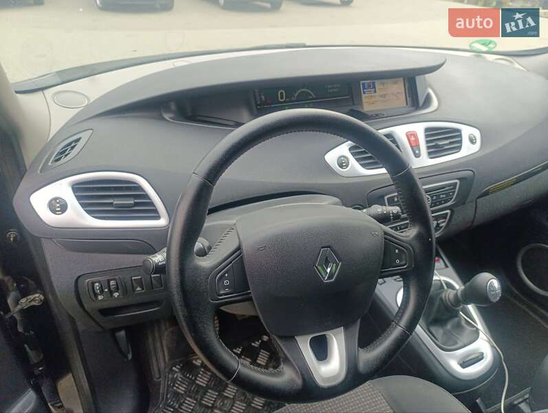 Минивэн Renault Scenic 2009 в Владимире