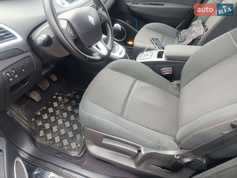 Минивэн Renault Scenic 2009 в Владимире