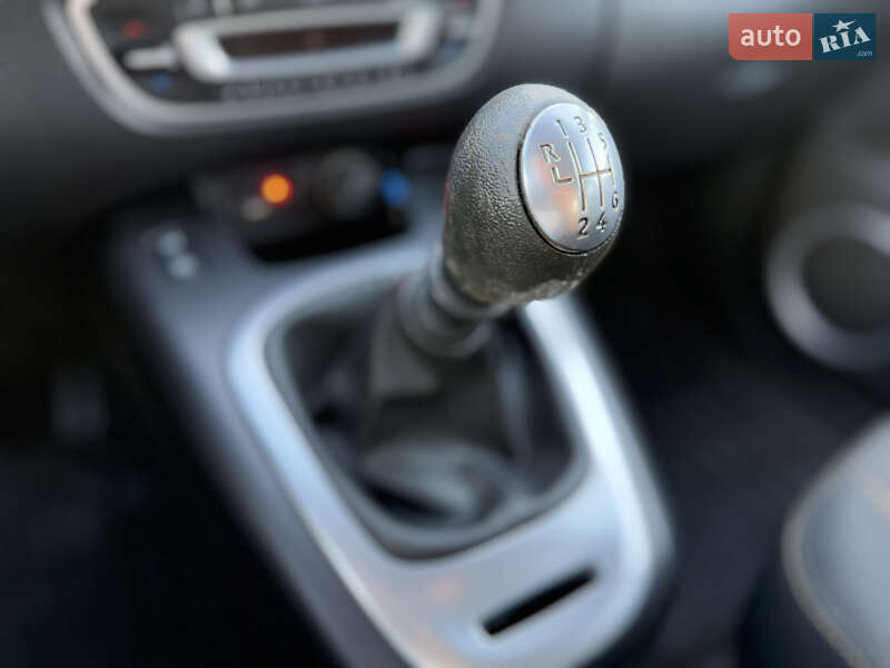Минивэн Renault Scenic 2010 в Днепре