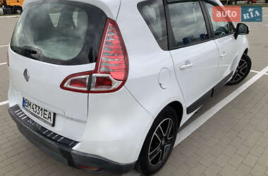Минивэн Renault Scenic 2010 в 
