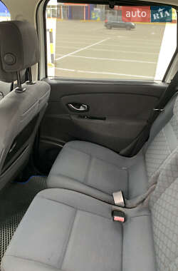 Минивэн Renault Scenic 2010 в 