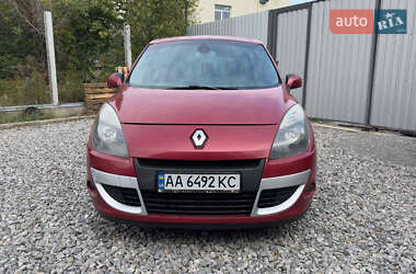 Минивэн Renault Scenic 2009 в 