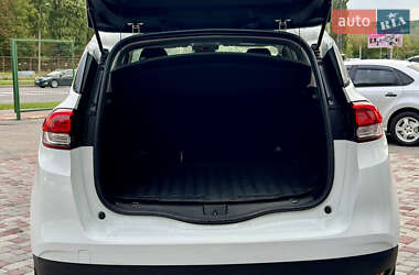 Минивэн Renault Scenic 2017 в 