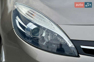 Минивэн Renault Scenic 2012 в 