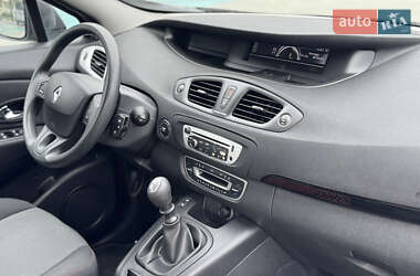 Минивэн Renault Scenic 2012 в 