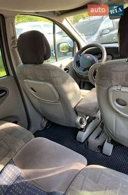 Минивэн Renault Scenic 2003 в 