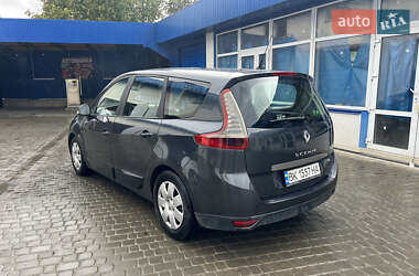 Минивэн Renault Scenic 2011 в 