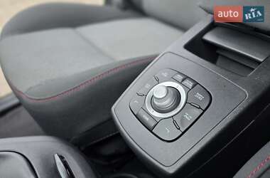 Минивэн Renault Scenic 2012 в 