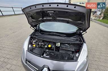 Минивэн Renault Scenic 2012 в 