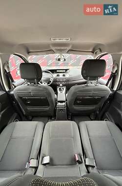 Минивэн Renault Scenic 2009 в 