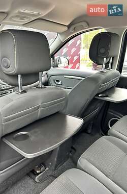 Минивэн Renault Scenic 2009 в 