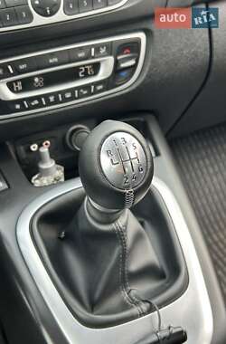 Минивэн Renault Scenic 2009 в 