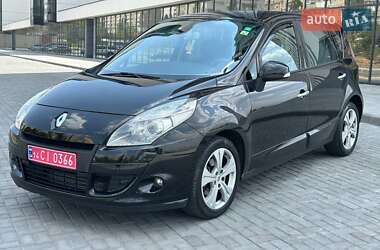 Минивэн Renault Scenic 2010 в 