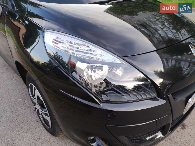 Минивэн Renault Scenic 2009 в Ровно