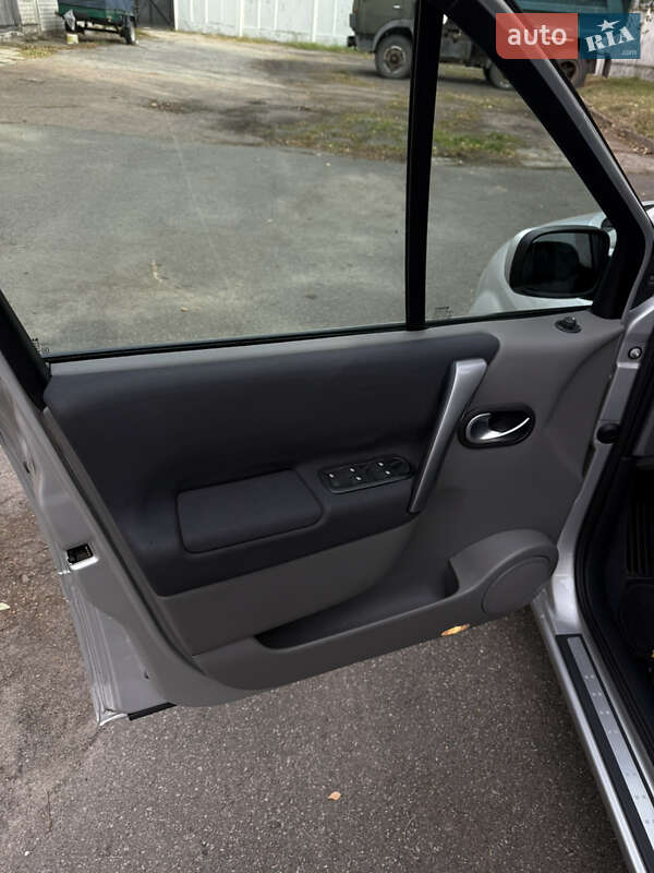 Минивэн Renault Scenic 2007 в Чернигове