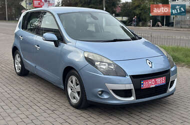 Минивэн Renault Scenic 2010 в 