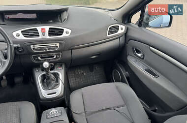 Минивэн Renault Scenic 2010 в 