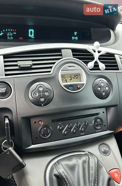 Минивэн Renault Scenic 2006 в 