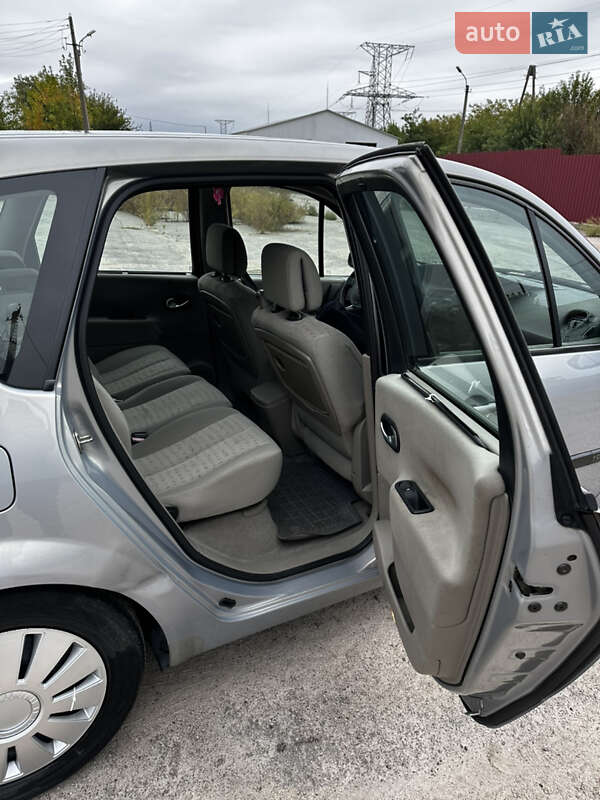 Минивэн Renault Scenic 2003 в Никополе