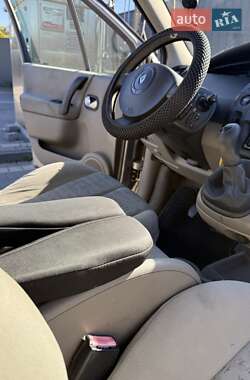 Минивэн Renault Scenic 2004 в 