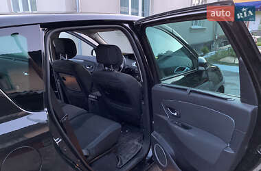 Минивэн Renault Scenic 2010 в 