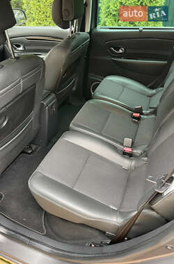 Минивэн Renault Scenic 2011 в 