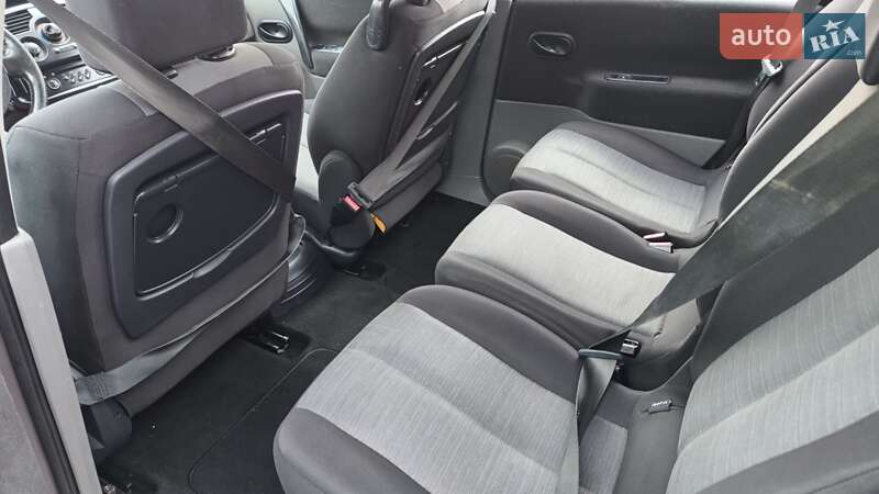 Минивэн Renault Scenic 2004 в Мирополе
