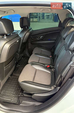 Минивэн Renault Scenic 2017 в 