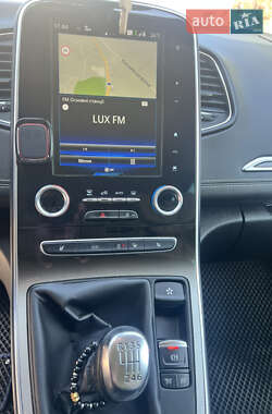 Минивэн Renault Scenic 2017 в 