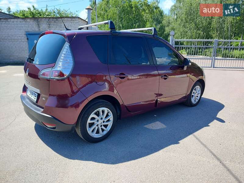 Минивэн Renault Scenic 2015 в Черкассах