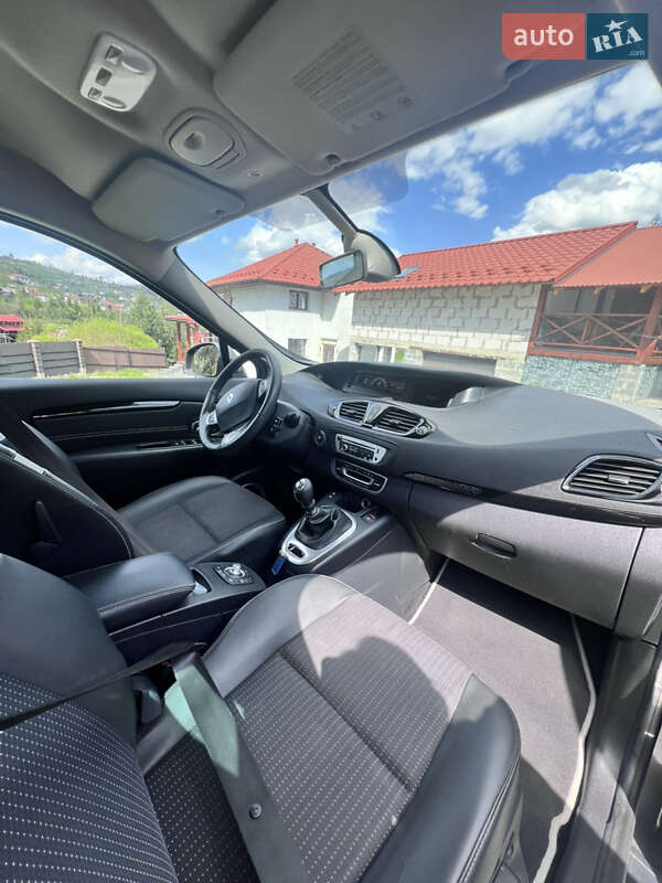 Минивэн Renault Scenic 2012 в Славском