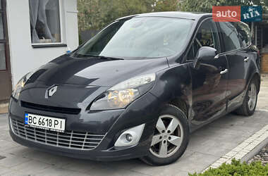Минивэн Renault Scenic 2011 в 