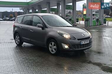 Минивэн Renault Scenic 2009 в 