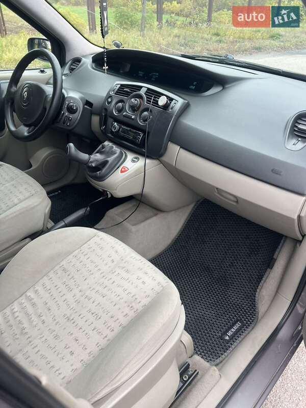 Минивэн Renault Scenic 2004 в Соснице