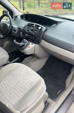 Минивэн Renault Scenic 2004 в 