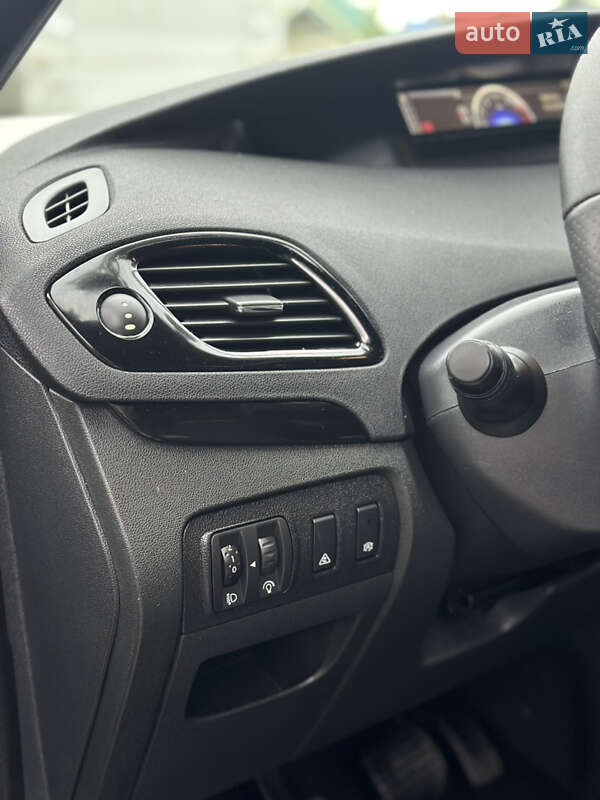 Минивэн Renault Scenic 2012 в Виннице