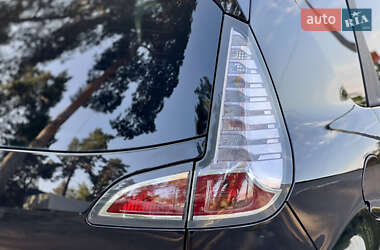 Минивэн Renault Scenic 2015 в 
