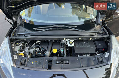 Минивэн Renault Scenic 2015 в 
