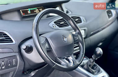 Минивэн Renault Scenic 2015 в 