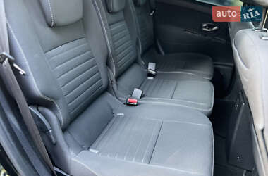 Минивэн Renault Scenic 2015 в 
