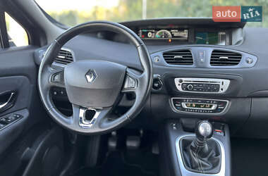 Минивэн Renault Scenic 2015 в 