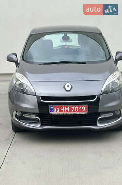 Минивэн Renault Scenic 2012 в 