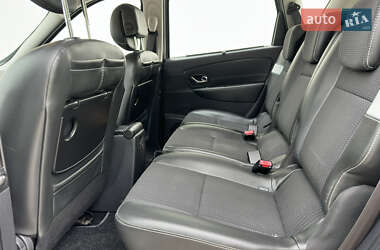 Минивэн Renault Scenic 2012 в 